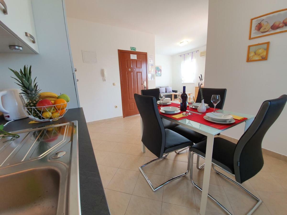 Apartment Tihana Trogir Exterior foto