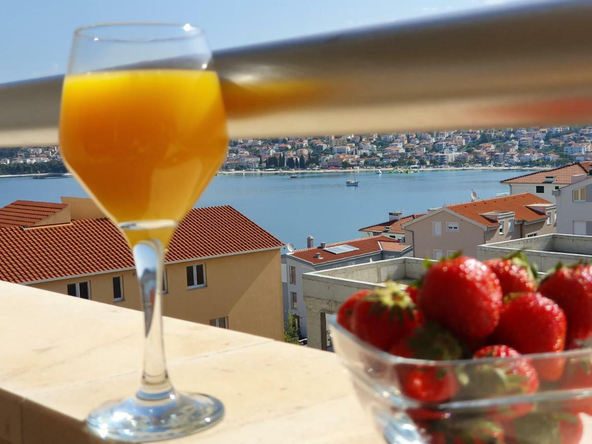 Apartment Tihana Trogir Exterior foto